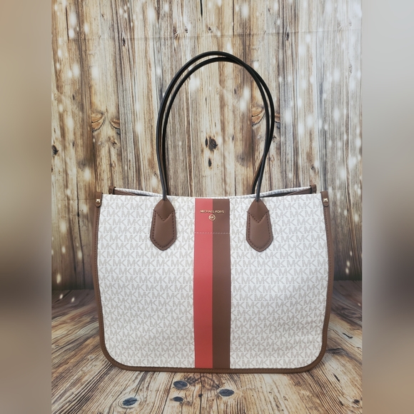 SOLD......Michael Kors Heidi Signature Logo Semi Lux Tote Bag - Picture 1 of 12